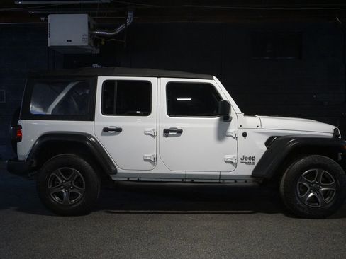 Used 2018 Jeep Wrangler Unlimited Sport AWD/4WD image 7