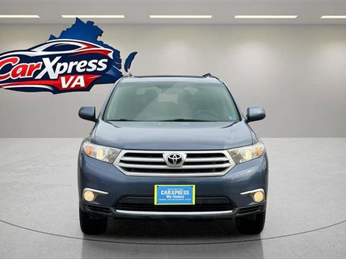 Used 2012 Toyota Highlander SE w/ Tow Pkg image 4