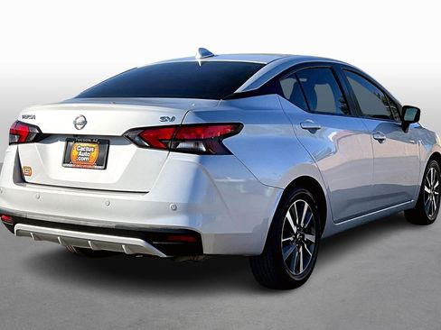 Used 2021 Nissan Versa SV image 2