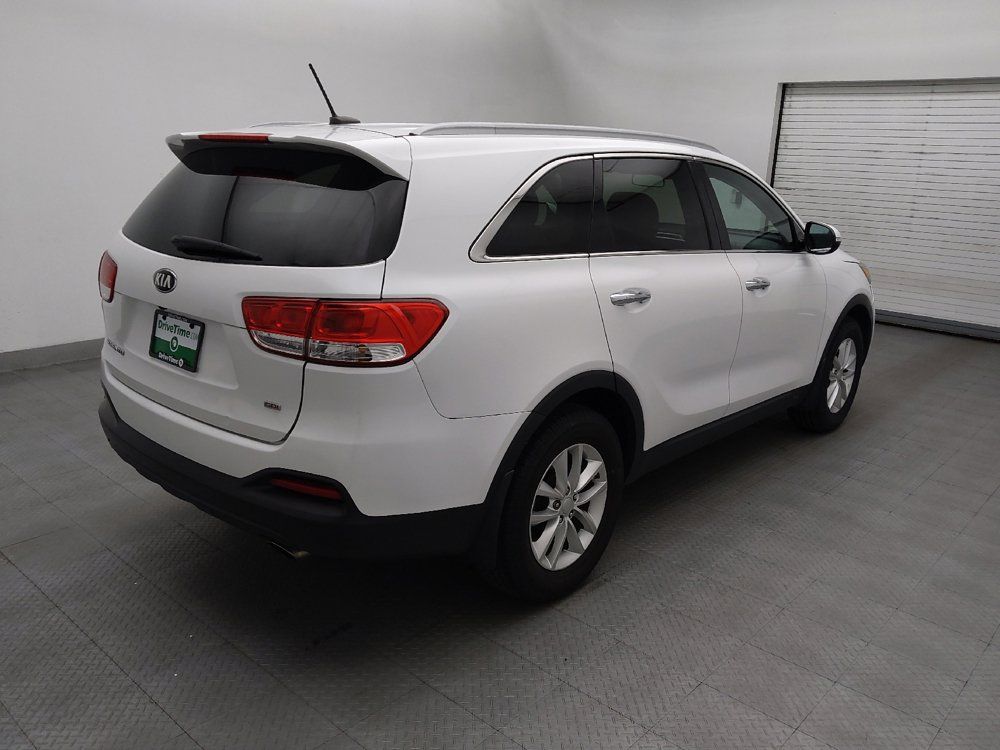 Used 2017 Kia Sorento FWD image 9