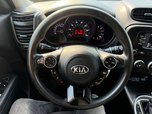 Used 2018 Kia Soul FWD image 16