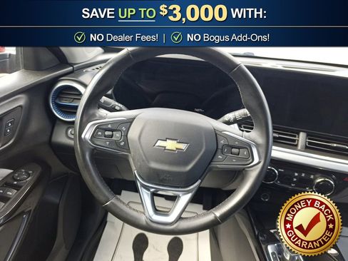 Used 2024 Chevrolet Trax LT w/ Driver Confidence Package image 18