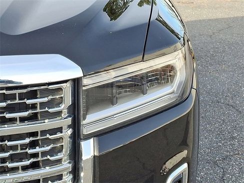 Used 2023 GMC Acadia Denali w/ Denali Ultimate Package image 9