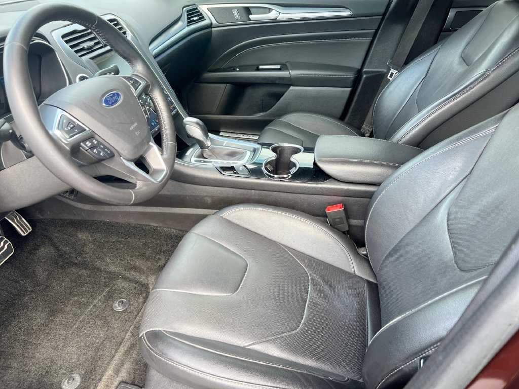 Used 2016 Ford Fusion Titanium AWD/4WD image 32