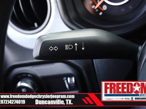 Used 2025 Jeep Gladiator Sport AWD/4WD image 34