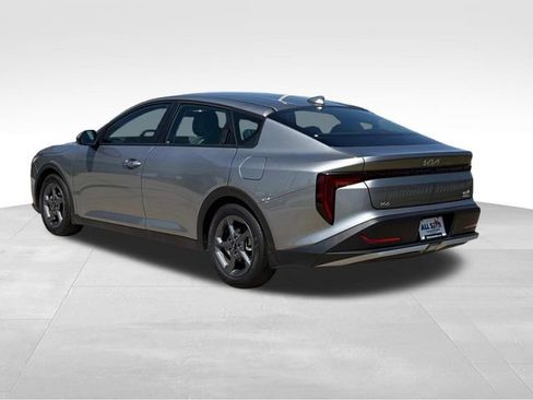 Used 2025 Kia K4 LXS image 7