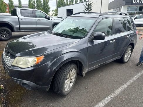 Used 2013 Subaru Forester 2.5X Premium w/ All-Weather Pkg AWD/4WD image 2