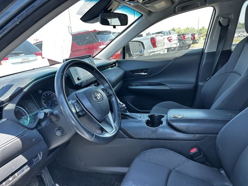 Used 2021 Toyota Venza LE w/ Carpet Mat Package (TMS) AWD/4WD image 9