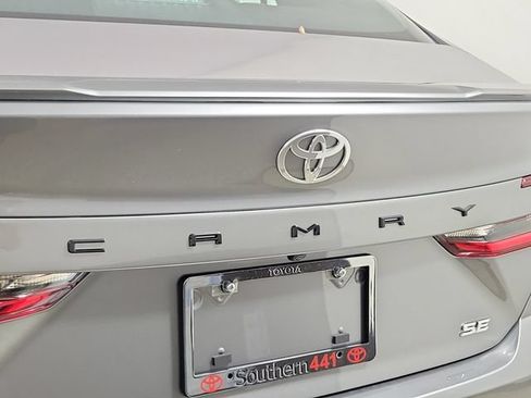 Used 2026 Toyota Camry SE FWD image 9
