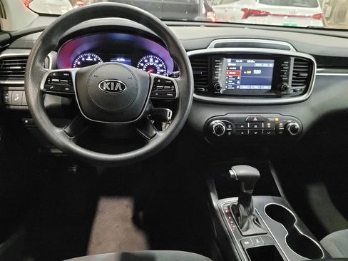 Used 2019 Kia Sorento AWD image 22
