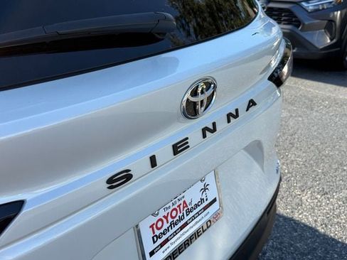 Used 2026 Toyota Sienna XLE FWD image 16