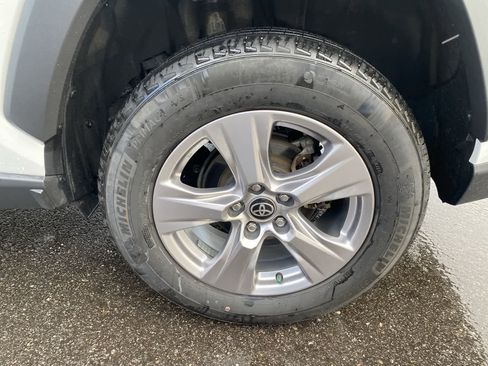 Used 2024 Toyota RAV4 XLE image 18