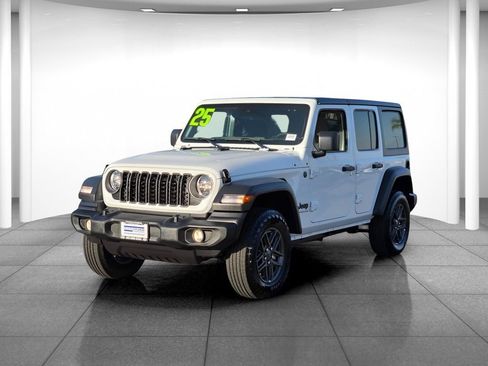 Used 2025 Jeep Wrangler Unlimited Sport AWD/4WD image 4