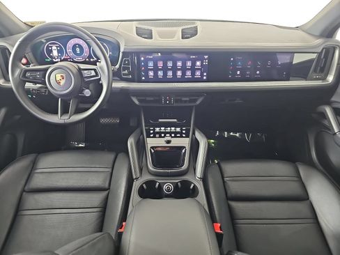 Used 2024 Porsche Cayenne AWD/4WD image 11