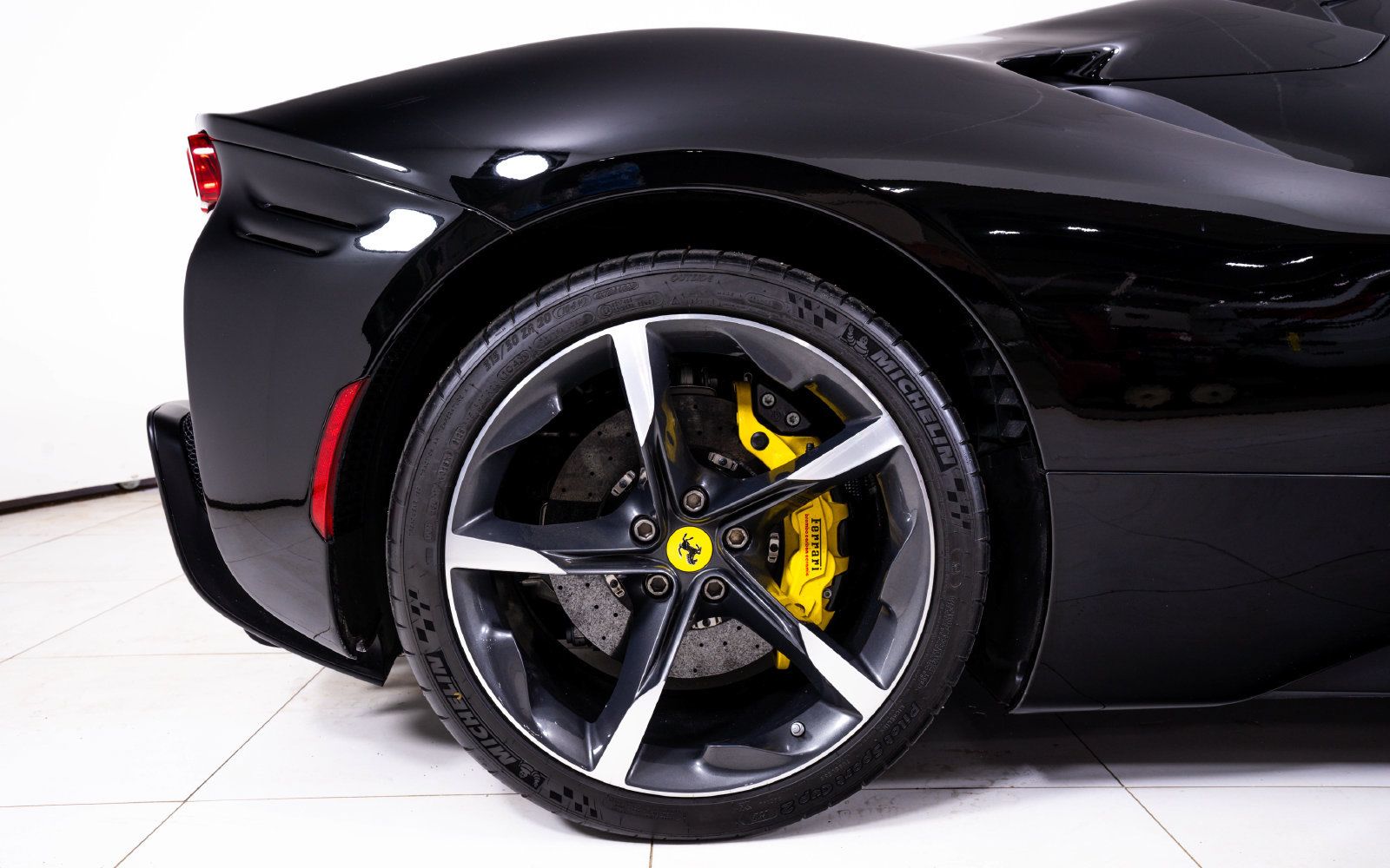 Used 2022 Ferrari SF90 Spider AWD/4WD image 21