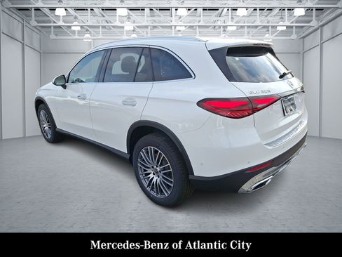 Used 2026 Mercedes-Benz GLC 300 4MATIC image 3