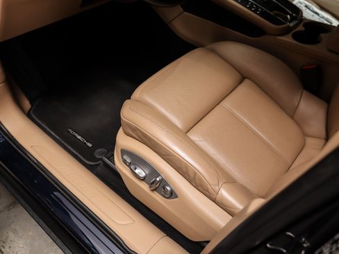 Certified 2020 Porsche Macan AWD/4WD image 20