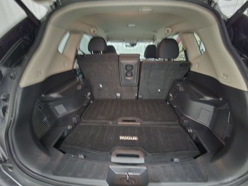 Used 2019 Nissan Rogue SV w/ Premium Package image 27