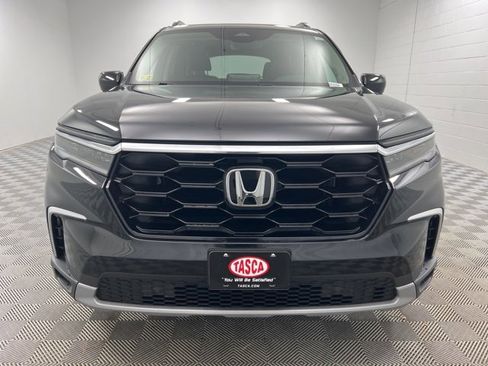 Used 2024 Honda Pilot Touring image 3