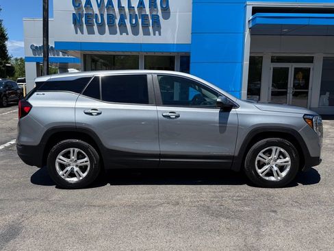 Used 2024 GMC Terrain SLE AWD/4WD image 4
