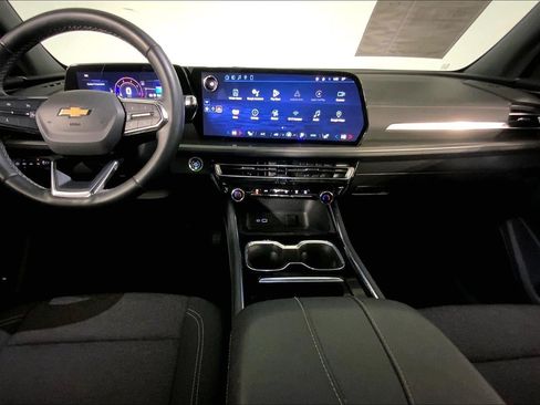 Used 2024 Chevrolet Traverse LT AWD/4WD image 15