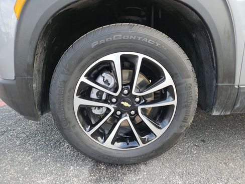 Used 2025 Chevrolet TrailBlazer LT AWD/4WD image 29