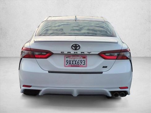 Certified 2022 Toyota Camry SE w/ Convenience Package image 7