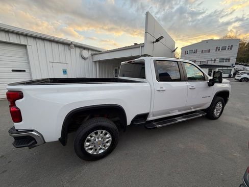 Used 2023 Chevrolet Silverado 2500 LT w/ Convenience Package AWD/4WD image 6