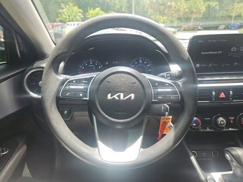 Used 2022 Kia Forte LXS FWD image 12