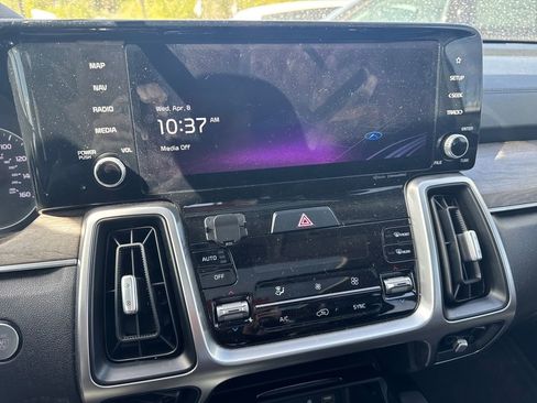 Used 2022 Kia Sorento EX w/ Panoramic Sunroof Package image 37