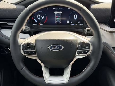 Used 2025 Ford Explorer Active RWD image 17