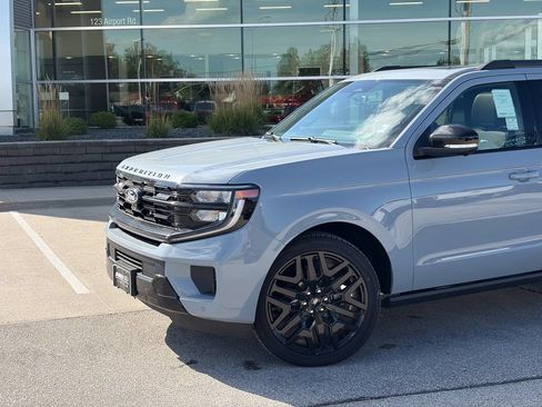 New 2027 Ford Expedition Max Platinum w/ Stealth Performance Package AWD/4WD image 2