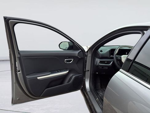 New 2025 Kia K4 GT-Line Turbo w/ GT-Line Premium Package FWD image 11