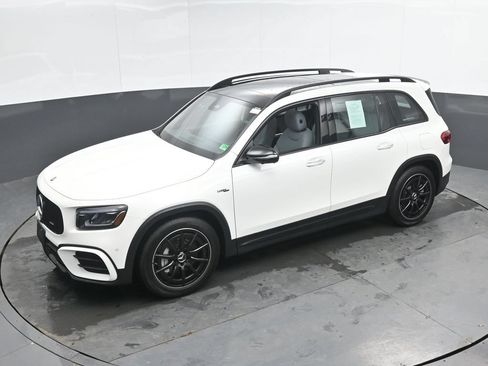 Used 2025 Mercedes-Benz GLB 35 AMG 4MATIC image 40