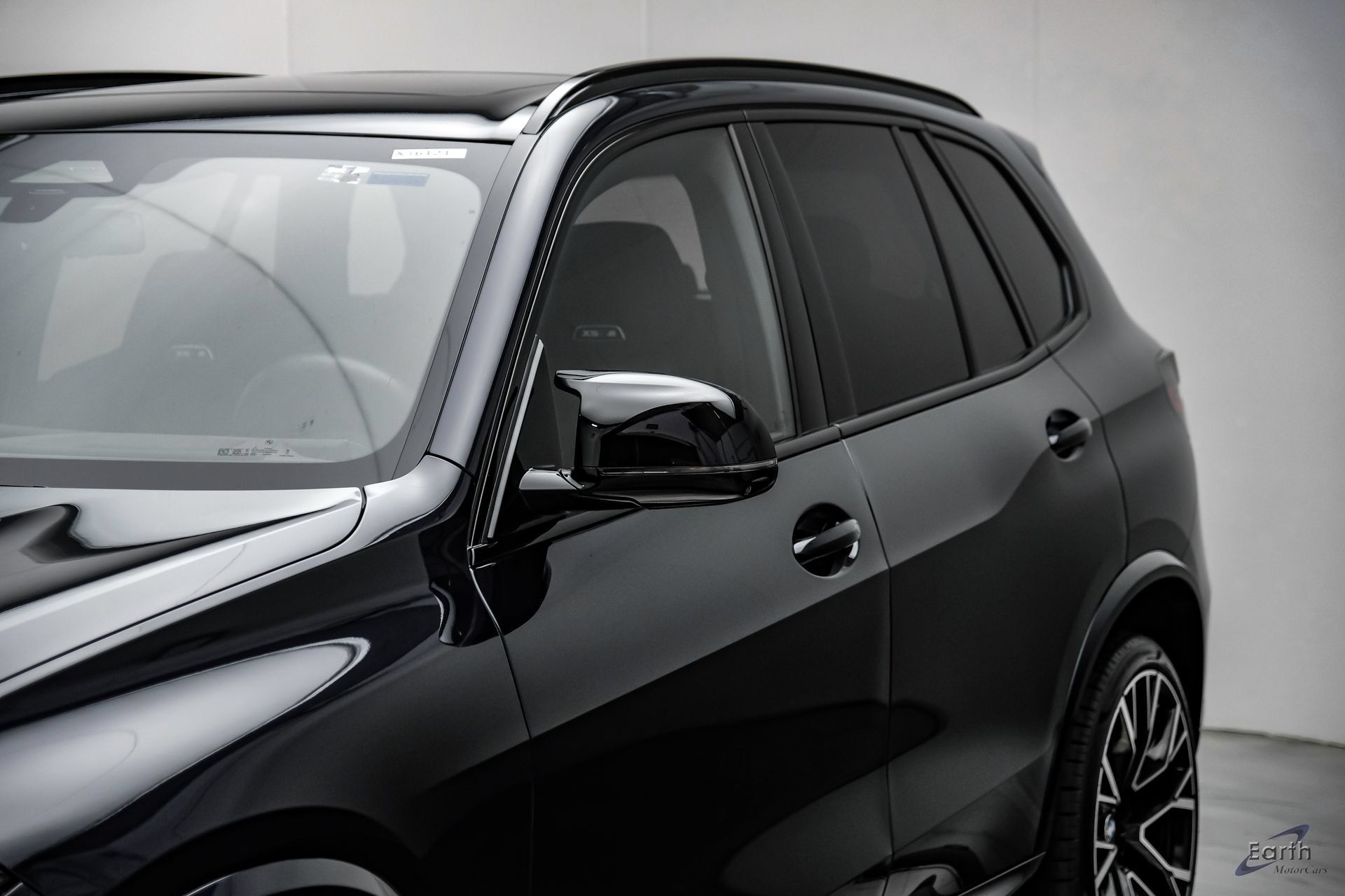 Used 2025 BMW X5 M Competition w/ Executive Package AWD/4WD image 28