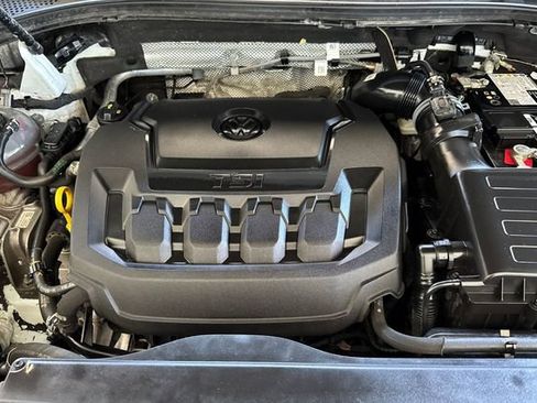 Used 2024 Volkswagen Tiguan SE AWD/4WD image 55