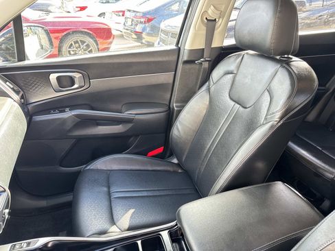 Used 2022 Kia Sorento S image 15