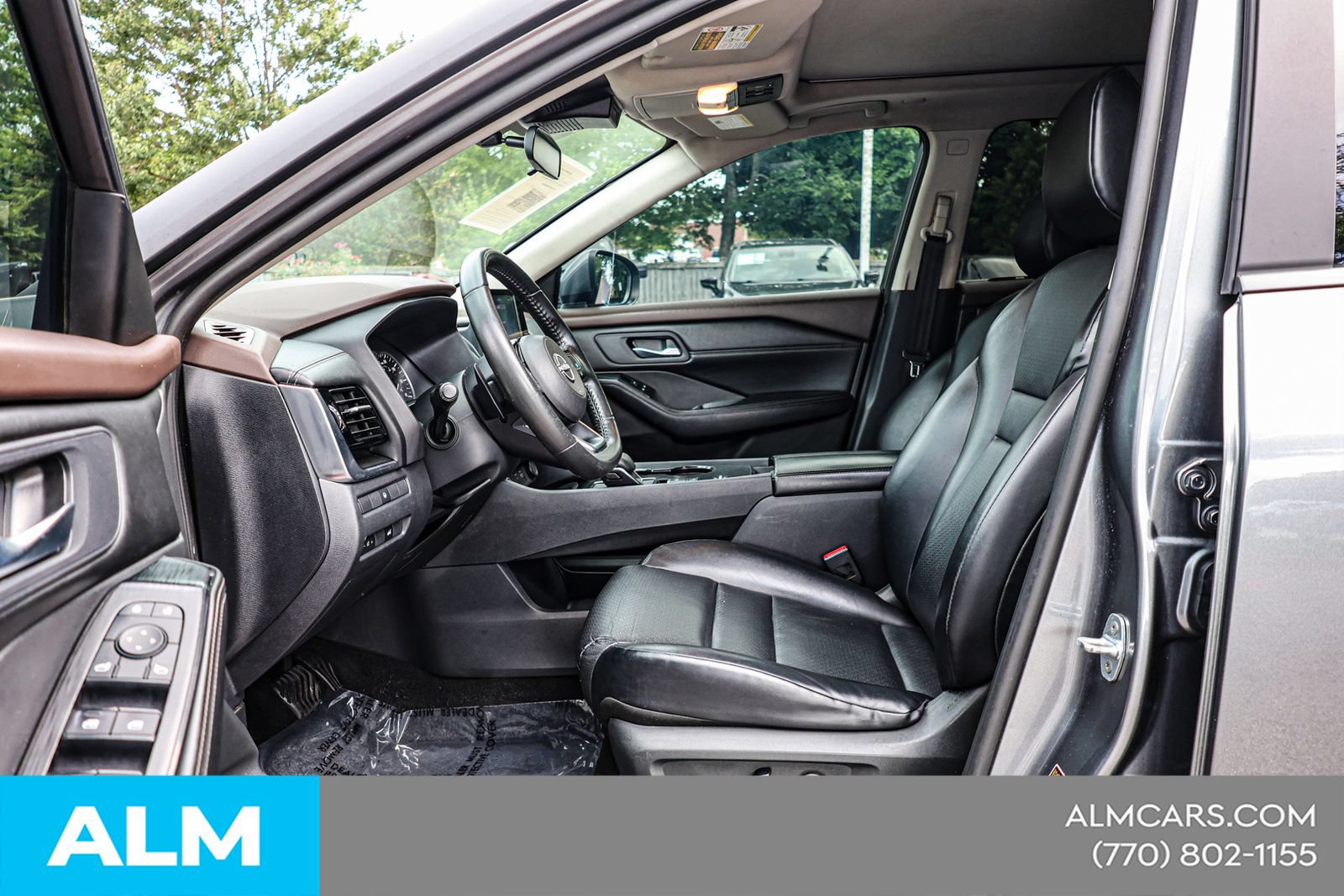 Used 2023 Nissan Rogue SV w/ SV Premium Package FWD image 17