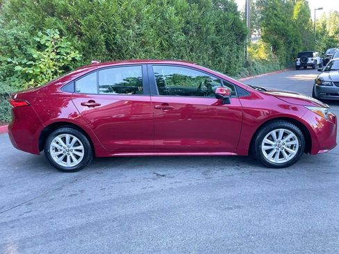 Used 2023 Toyota Corolla LE w/ LE Premium Package FWD image 3