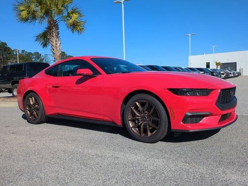 Used 2025 Ford Mustang Premium image 2