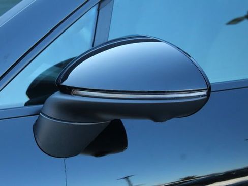 New 2026 Porsche Macan 4 Electric image 14