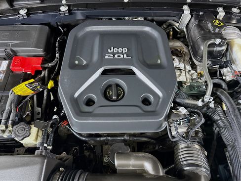 Used 2021 Jeep Wrangler Unlimited Sport S image 39