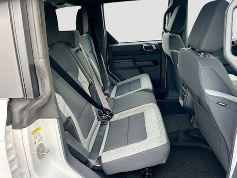 New 2025 Ford Bronco 4-Door AWD/4WD image 31