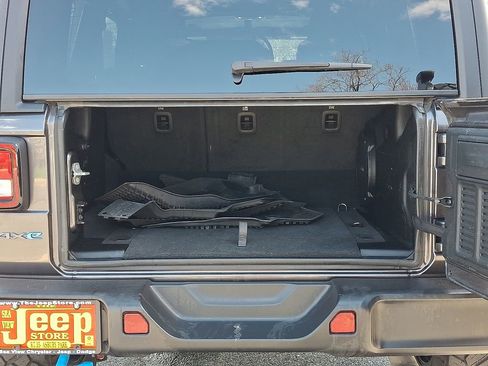 Certified 2023 Jeep Wrangler Unlimited w/ Cold Weather Group image 30