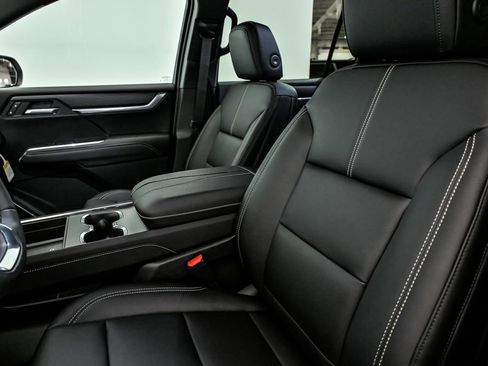 New 2026 GMC Acadia Elevation image 8