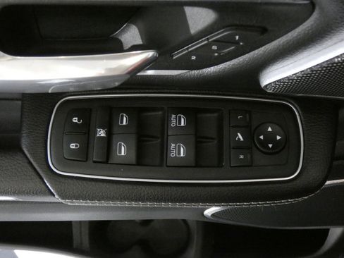 Used 2023 RAM 1500 Laramie AWD/4WD image 21