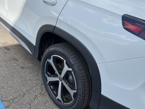 New 2026 Volkswagen Tiguan SE image 12