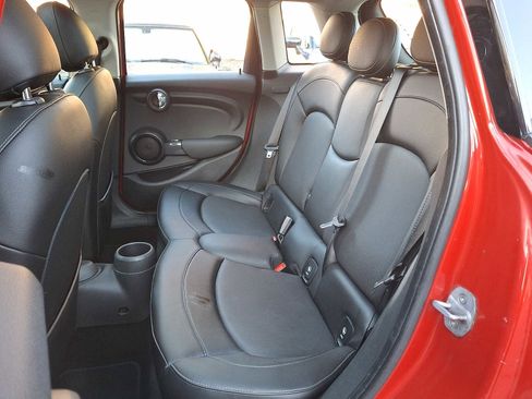 Used 2015 MINI Cooper 4-Door Hardtop image 10