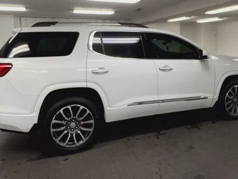 Certified 2022 GMC Acadia Denali w/ GMC Pro Grade Package AWD/4WD image 9
