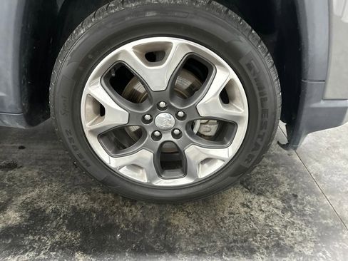 Used 2019 Jeep Compass Limited AWD/4WD image 5